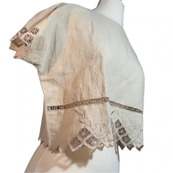 Vintage 1980’s Maurada Cream Dainty Crochet Flutter Sleeve Crop Top ✨Like New✨ - Picture 11 of 13